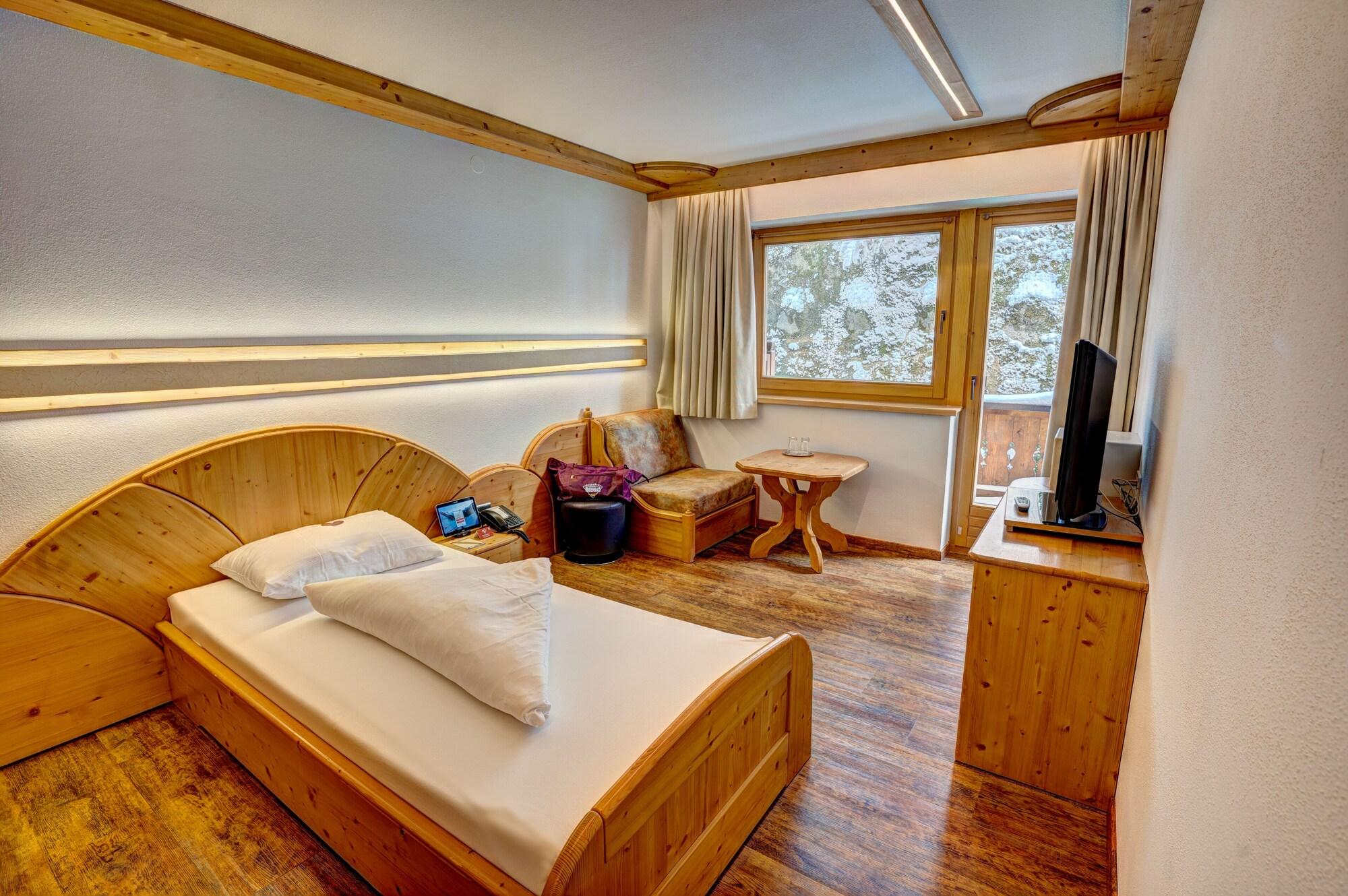 Alpenbad Hotel Hohenhaus Тукс Экстерьер фото