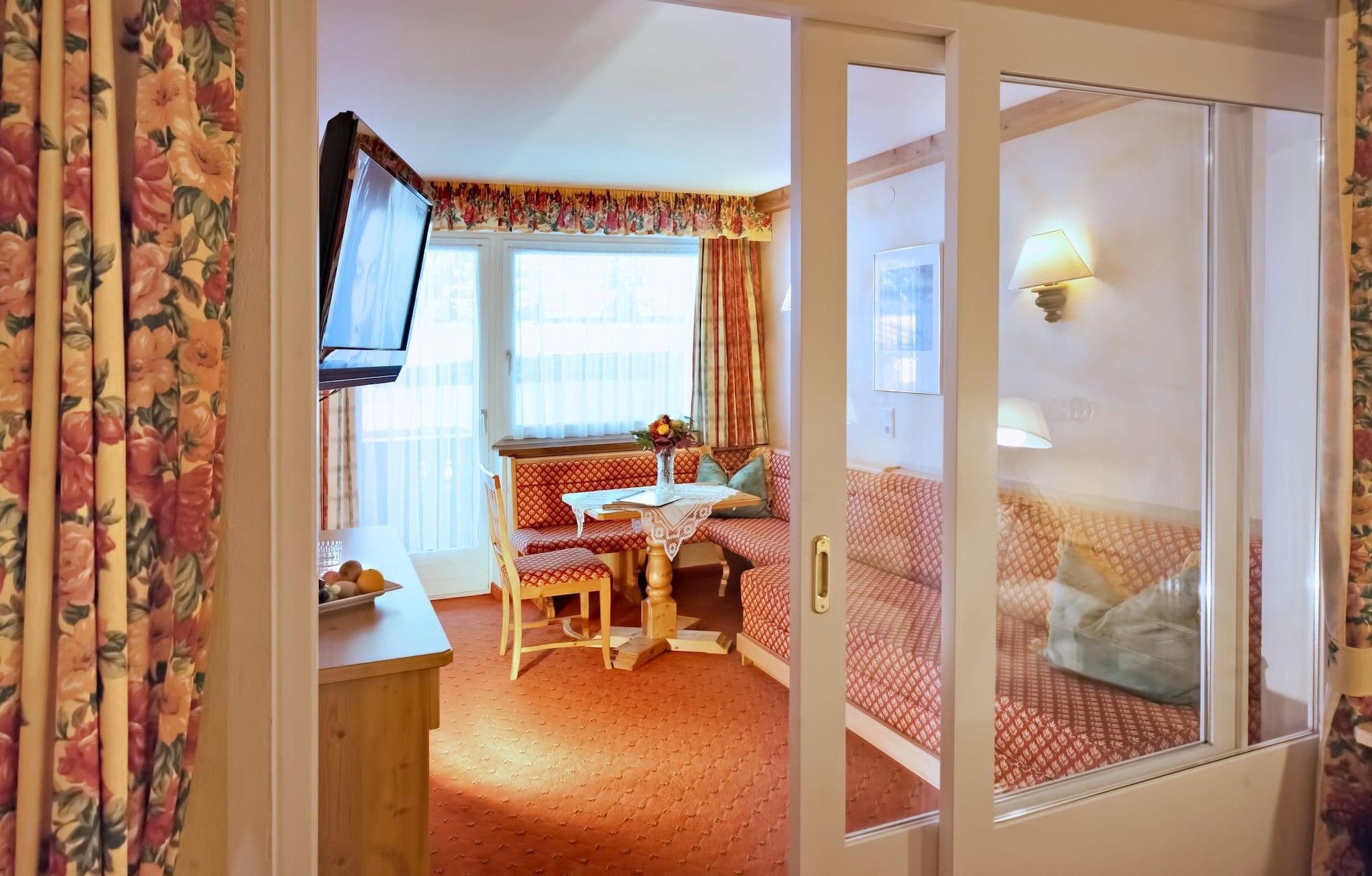 Alpenbad Hotel Hohenhaus Тукс Экстерьер фото