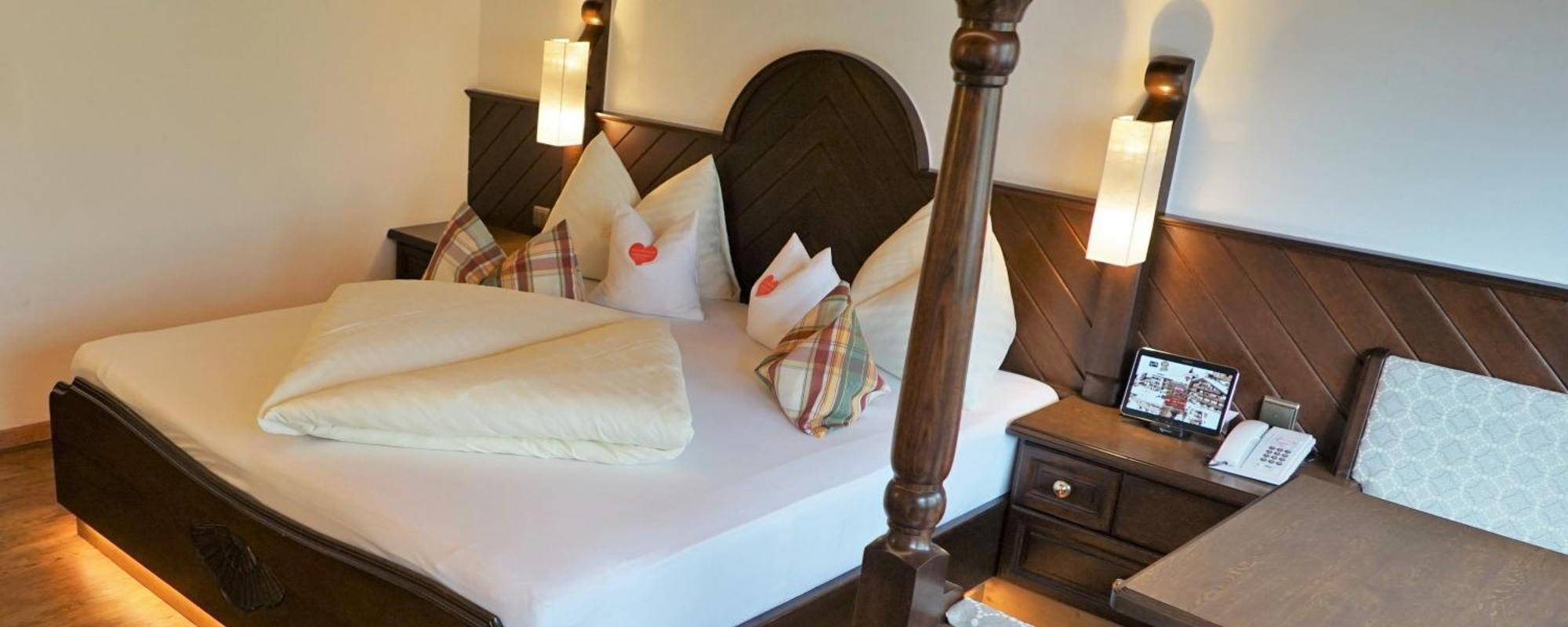 Alpenbad Hotel Hohenhaus Тукс Экстерьер фото